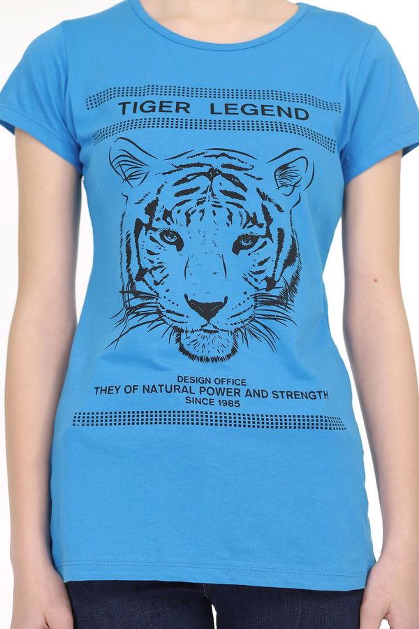 V Yaka Yırtmaçlı T-shirt V Yaka Yırtmaçlı T-shirt
