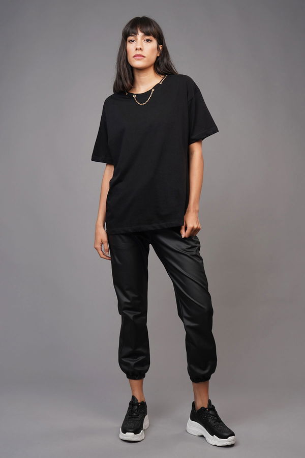 Yaka Zincirli T-shirt SIYAH Yaka Zincirli T-shirt SIYAH