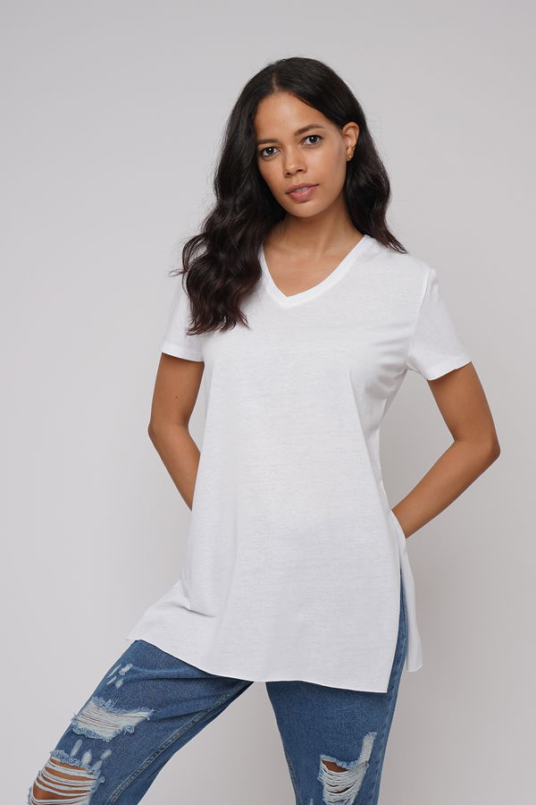 Yan Yırtmaçlı T-shirt Yan Yırtmaçlı T-shirt