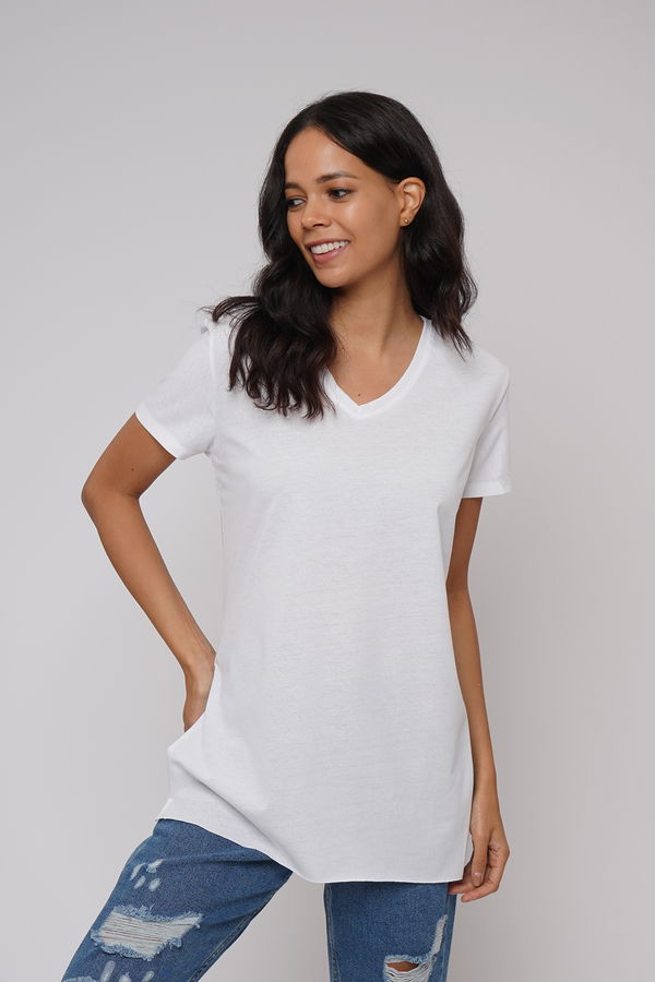 Yan Yırtmaçlı T-shirt Yan Yırtmaçlı T-shirt