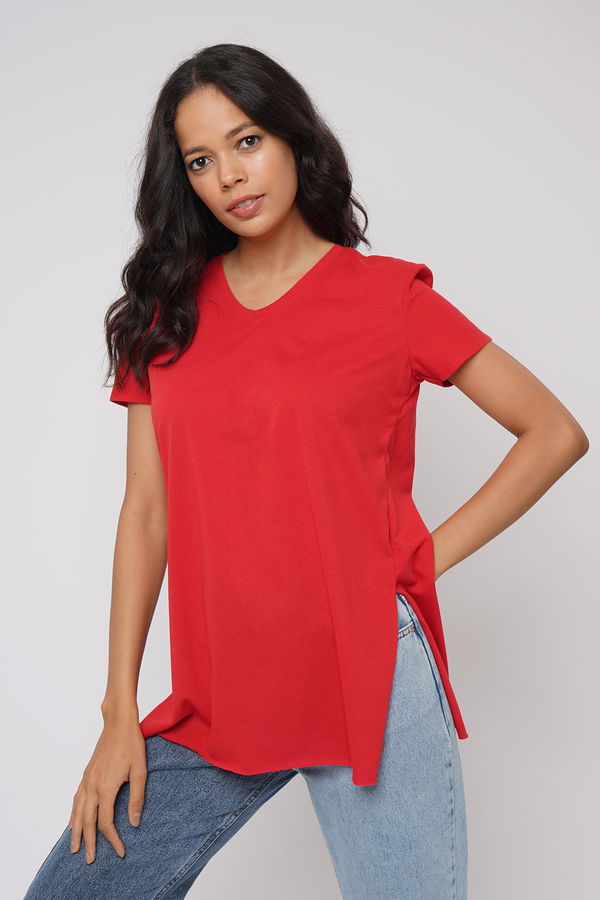 Yan Yırtmaçlı T-shirt Yan Yırtmaçlı T-shirt