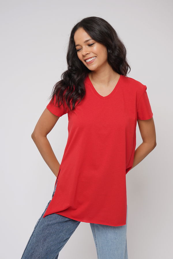 Yan Yırtmaçlı T-shirt Yan Yırtmaçlı T-shirt