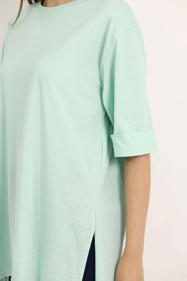 Yetim Kol Yan Yırtmaçlı T-shirt MINT Yetim Kol Yan Yırtmaçlı T-shirt MINT
