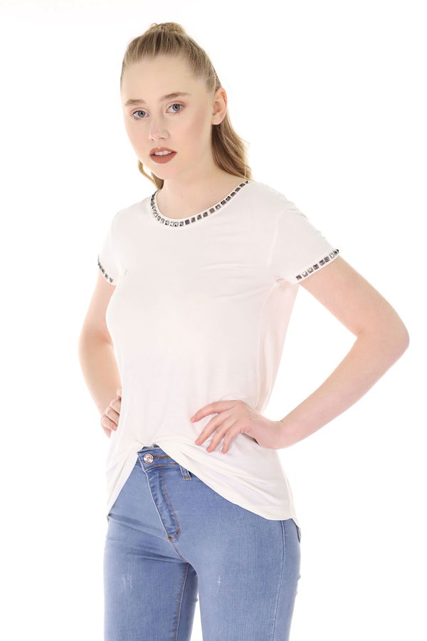 Zımbalı T-shirt Beyaz Zımbalı T-shirt Beyaz