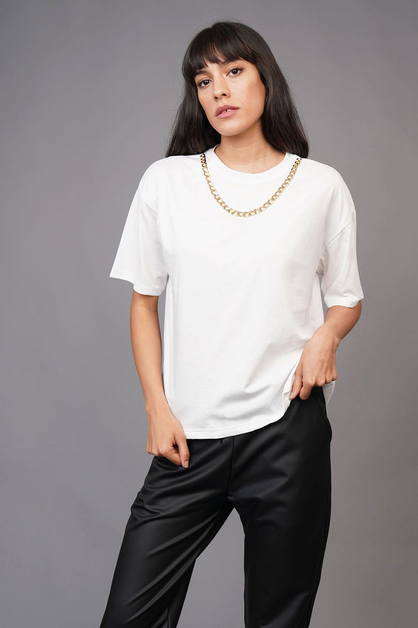 Zincir Detaylı T-shirt Beyaz Zincir Detaylı T-shirt Beyaz
